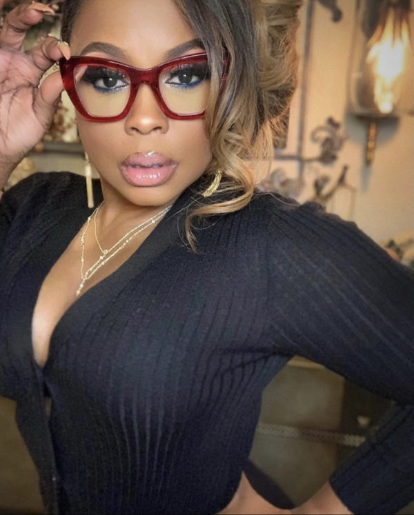 ‘She Be Sucking Her Stomach in Real Hard’:  Phaedra Parks’ New Photo Has Fans Convinced Her Posture is Forced