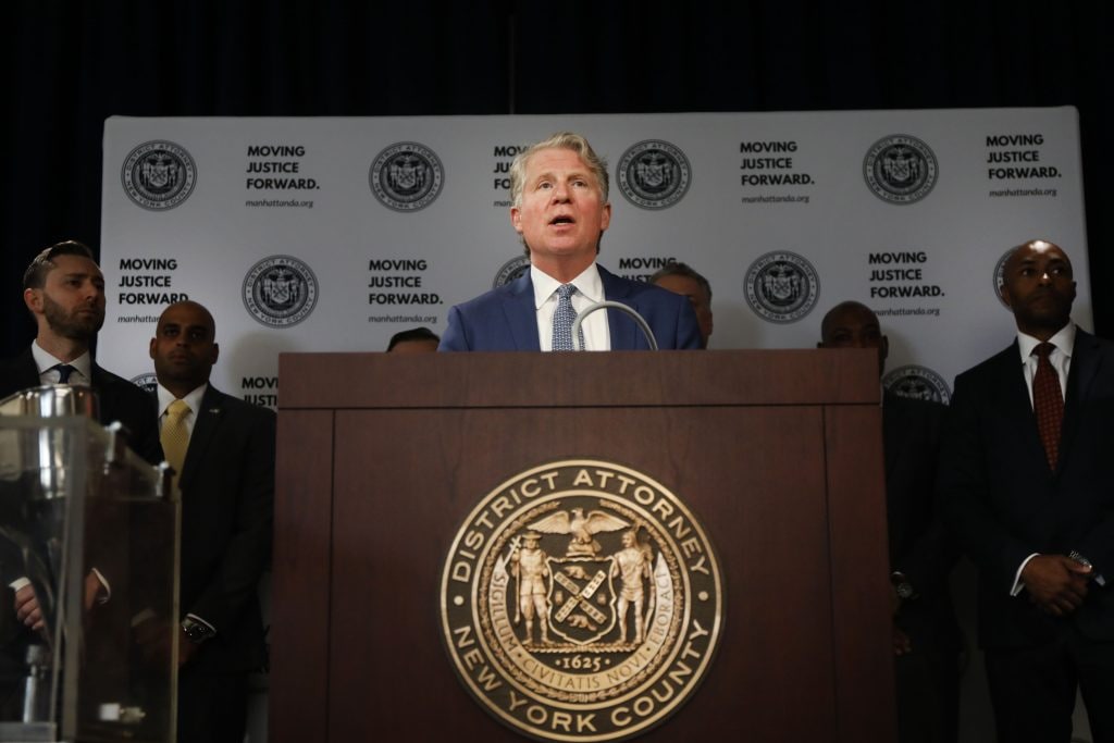 Manhattan DA still investigating Trump for financial fraud