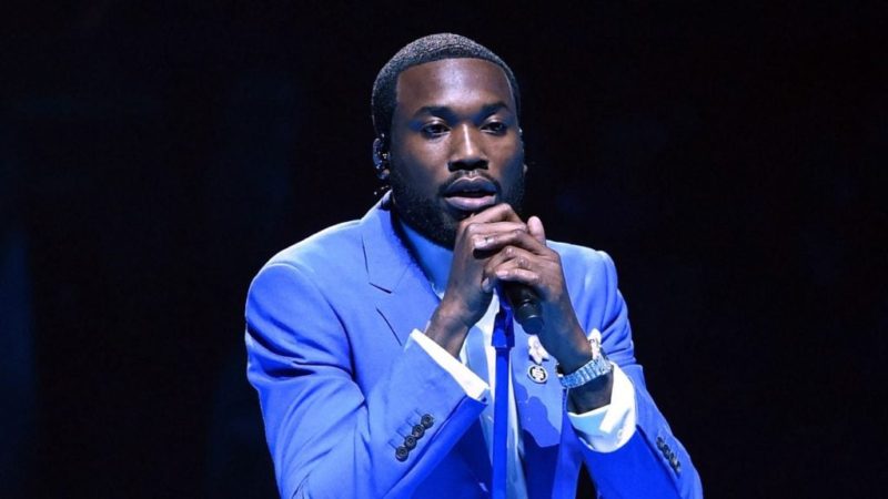 Meek Mill delivers toys, goods to 35 Philly families for Christmas