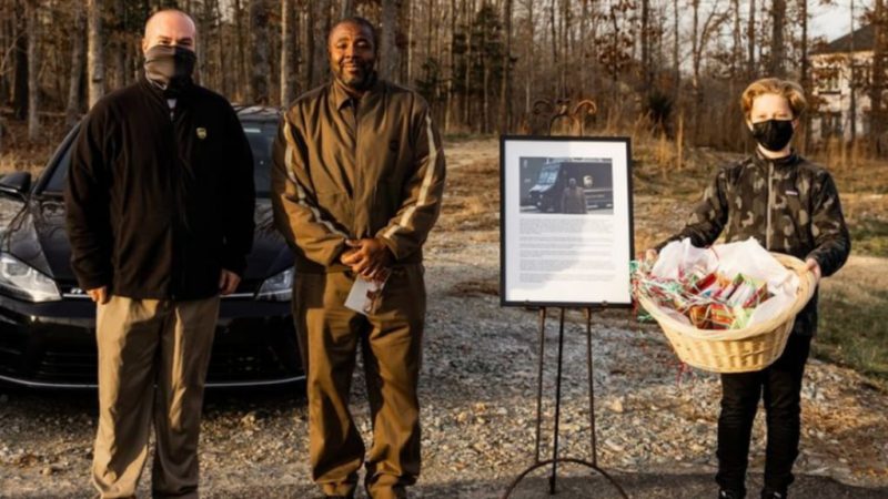 UPS driver given ‘thank you’ salute by neighbors for work amid COVID