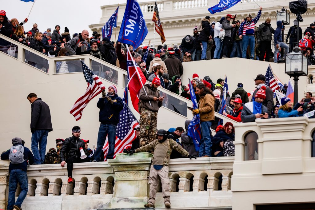 White House, Virginia governor say National Guard going to Capitol