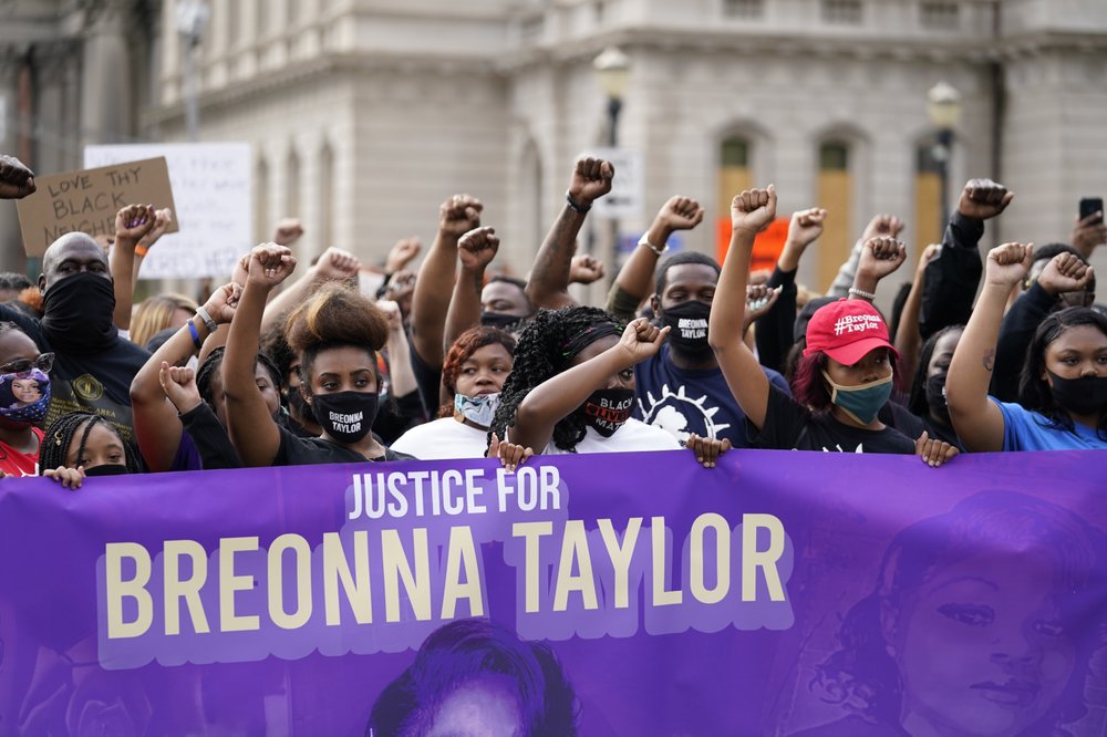 2 Louisville officers fired over Breonna Taylor shooting