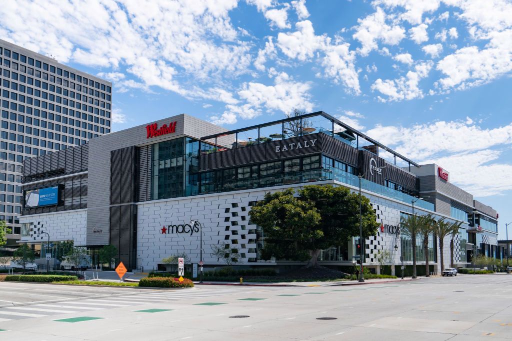 Anti-Maskers Storm Grocery Store, Shopping Mall While LAPD Idly Stands By