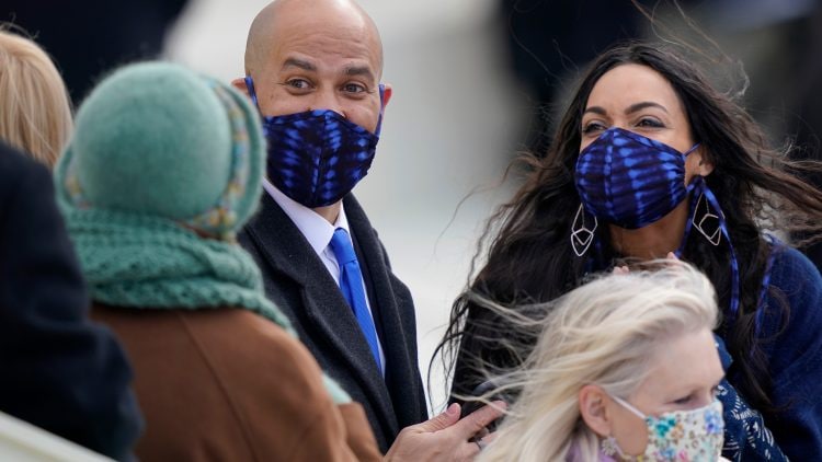 Cory Booker attends inauguration with girlfriend Rosario Dawson by his side