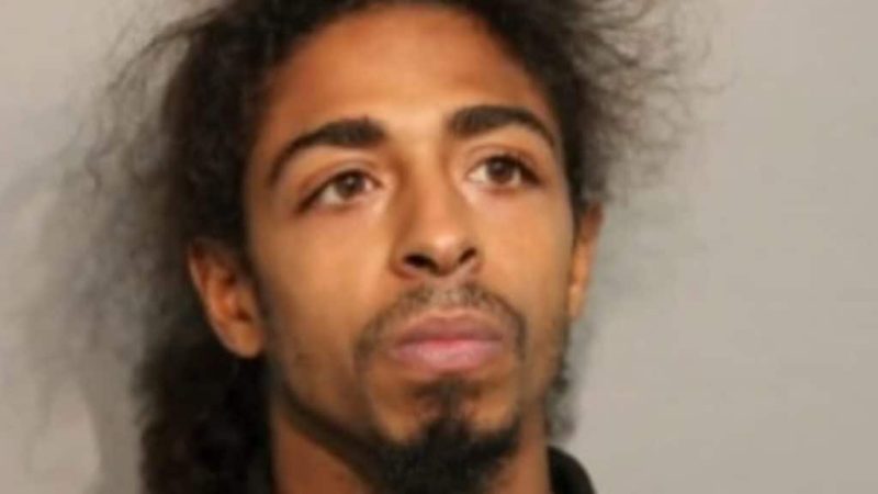 Chicago man kills 3, wounds 4 in random shooting spree