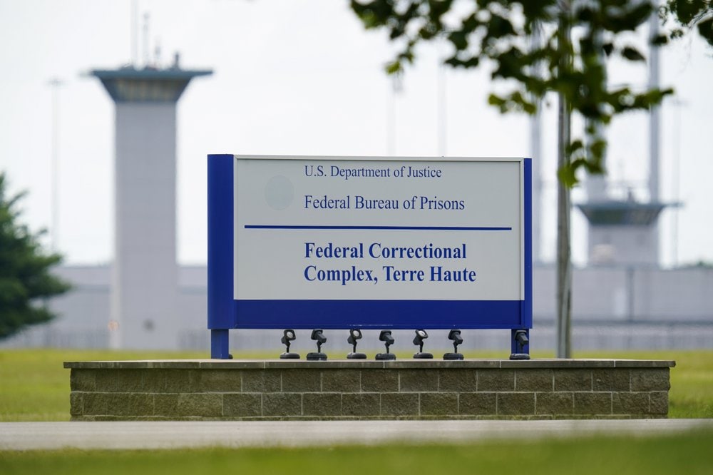 Feds withheld info on positive virus cases following executions