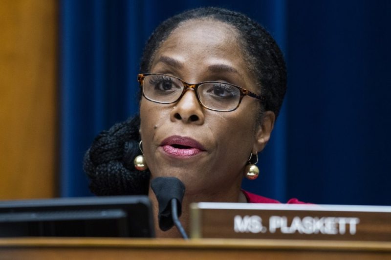 As Trump prosecutor, Rep. Stacey Plaskett gets her say on impeachment