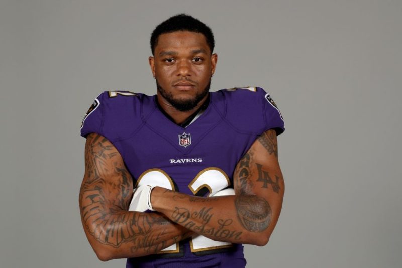 Ravens’ Jimmy Smith and family robbed at gunpoint in Los Angeles