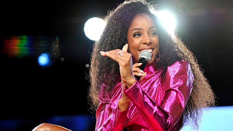 Kelly Rowland recalls labor with newborn son Noah: ‘We were blown away’