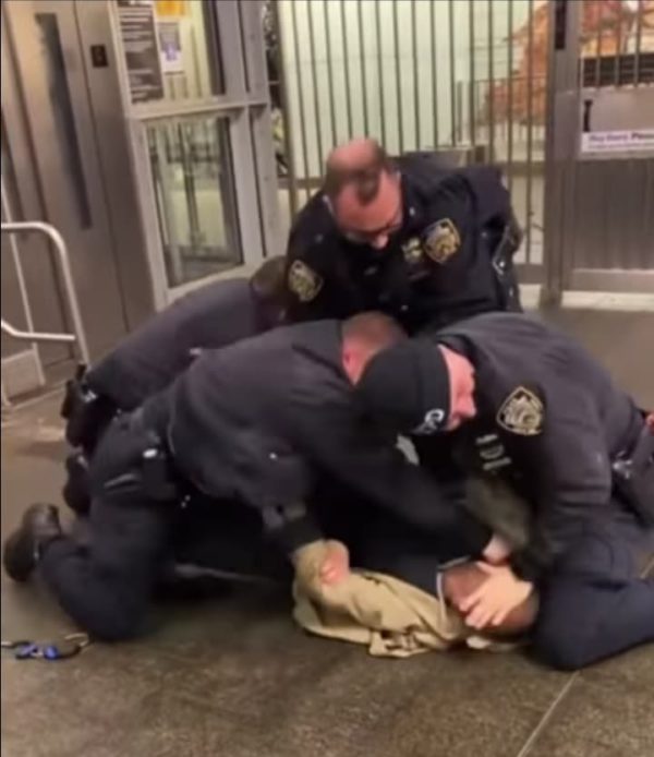 NYPD Criticized After Video Shows Officer Beating Black Man During Subway Arrest, Union Claims ‘Pro-Criminal Crowd’ Doesn’t Know the Whole Story