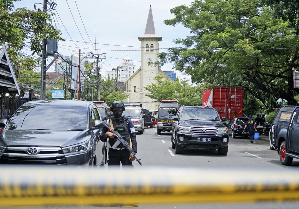 Suicide bomb hits Palm Sunday Mass in Indonesia, 20 wounded