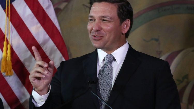 Florida governor ends 5-year waiting period for former felons to vote