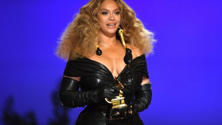 Beyoncé makes music history with 28th Grammy win