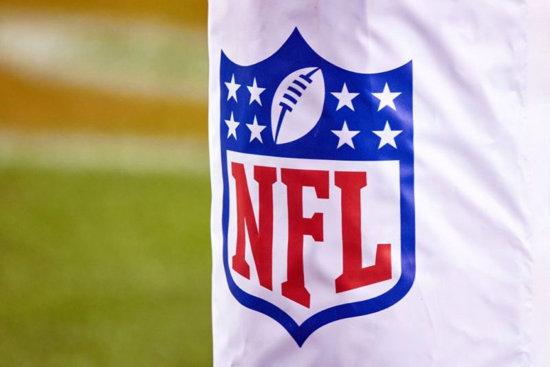 Retired Black NFL Players Want Racist Metric Abandoned in Concussion Settlements