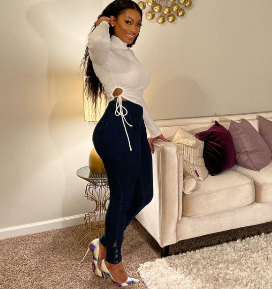 ‘Always Been That Bihhhh’: Erica Dixon Flashes a Smile as She Poses In Her Cute But Casual ’Fit, Fans Rave About Her In the Comments