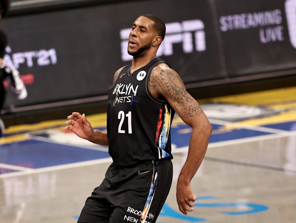 LaMarcus Aldridge retires from NBA due to heart condition