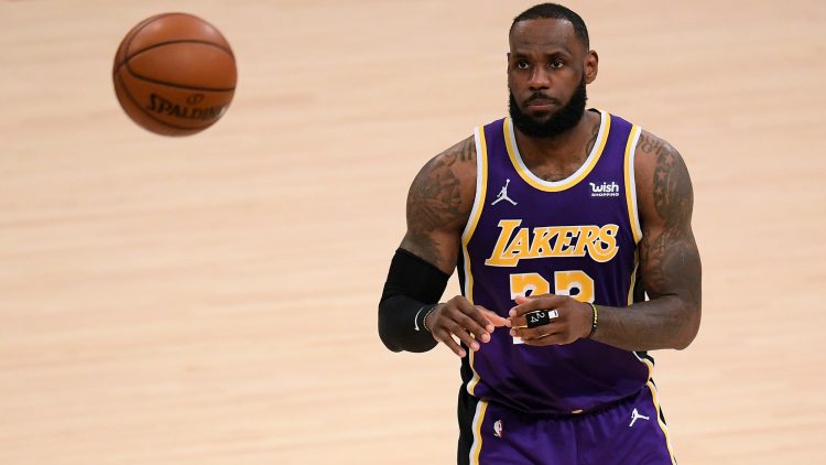 LeBron James responds after bar refuses to play games until he’s expelled from NBA