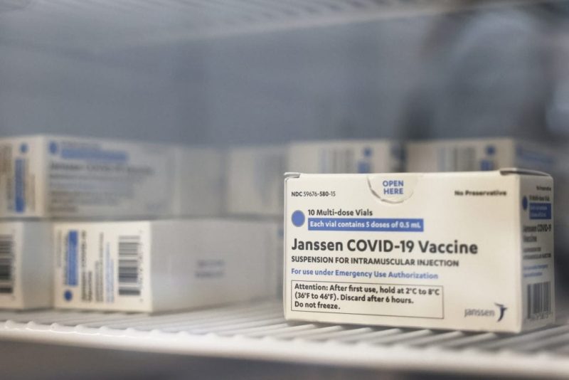 With OK from experts, some states resume use of J&J vaccine