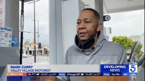 ‘Didn’t Realize They Were Hanging with Mr. Cooper’: Reporter Doesn’t Recognize Actor Mark Curry While Interviewing Him, Social Media Reacts