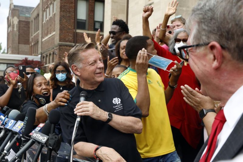 Chicago priest and Black church leader Pfleger reinstated after abuse investigation