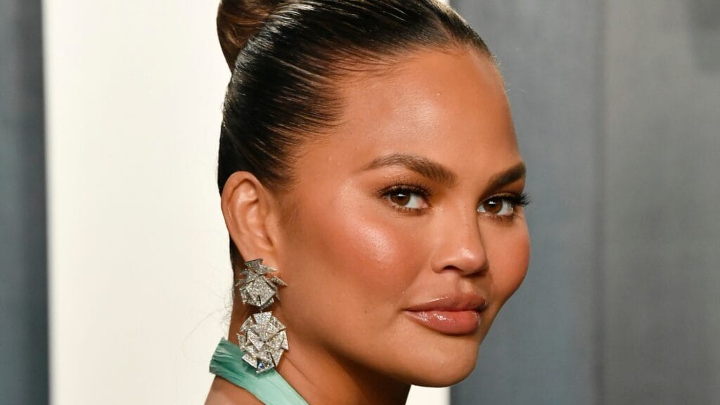 Chrissy Teigen shares lengthy apology for online bullying: ‘I’m truly ashamed’