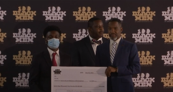 ‘Just Made My Entire Life’: 100 Black Men of Greater Mobile Awards Incoming College Freshmen with $157,000 In Scholarships