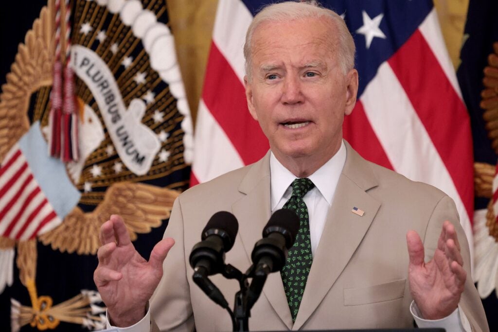 Biden’s tan suit recalls the time Obama’s angered Republicans