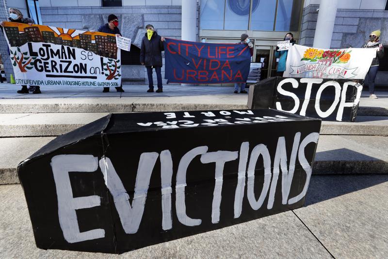 Federal judge leaves CDC evictions moratorium in place