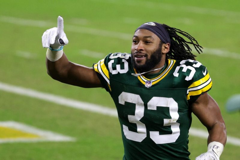 Packers staff sew pocket into Aaron Jones’ uniform so he can play with dad’s ashes