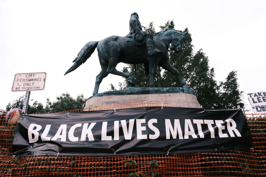 Removed Robert E. Lee statue now on display at Texas resort