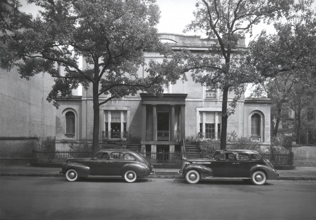 The Antebellum Tale Of Black Slave Girl Molly And The Haunting Of Sorrel-Weed House