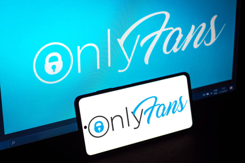 Mom Sues Florida School District For Banning Her From Volunteering Over OnlyFans Account