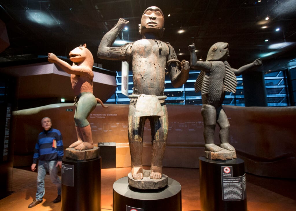 France to return African art to Benin