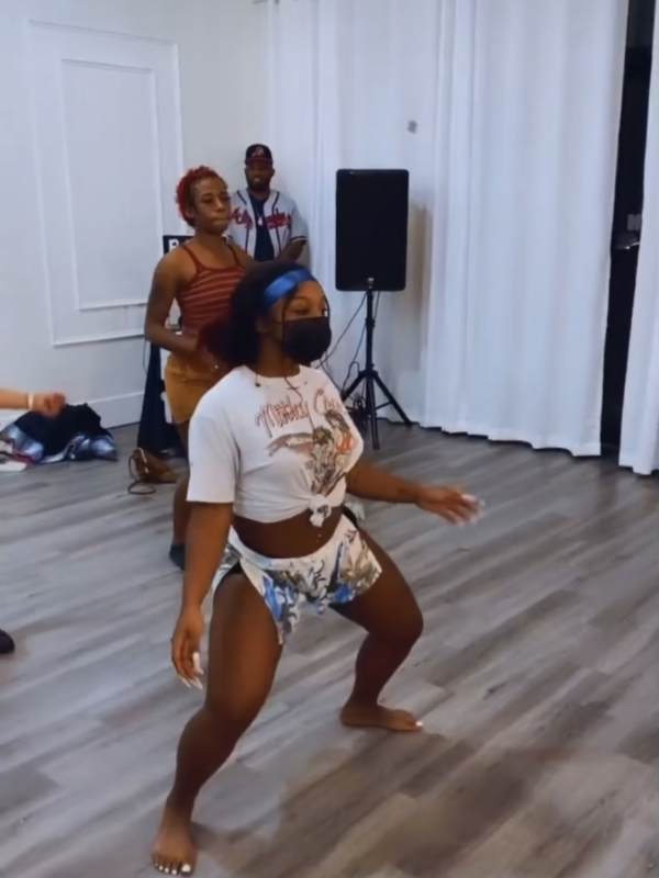 ‘My Knees Hurt Watching This’: Reginae Carter’s New Dance Video Has Fans Going Crazy