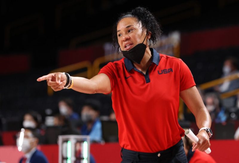 Dawn Staley gifts pieces of 2017 championship net to every Black woman head coach