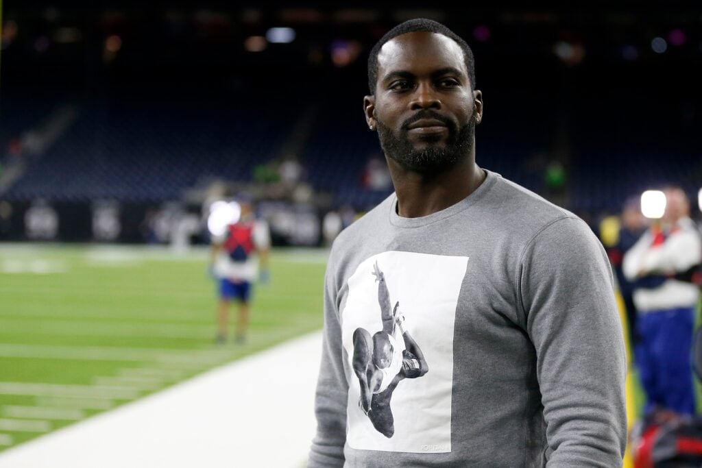 Black Twitter defends Michael Vick after report of his last fighting dogs’ death