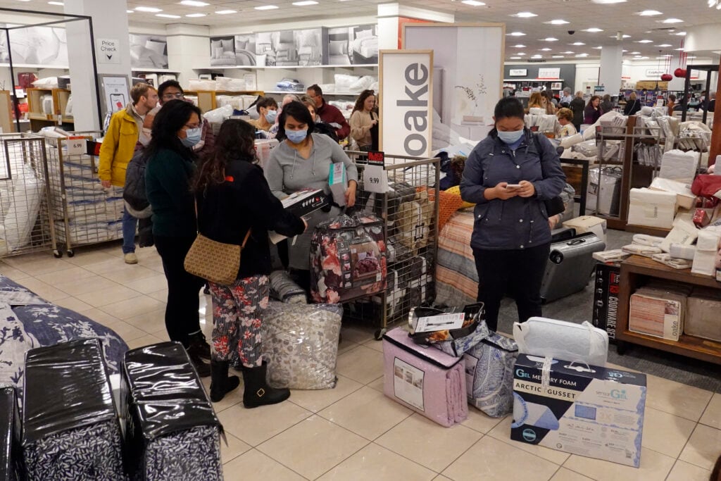 Inflation hurting low-income holiday shoppers