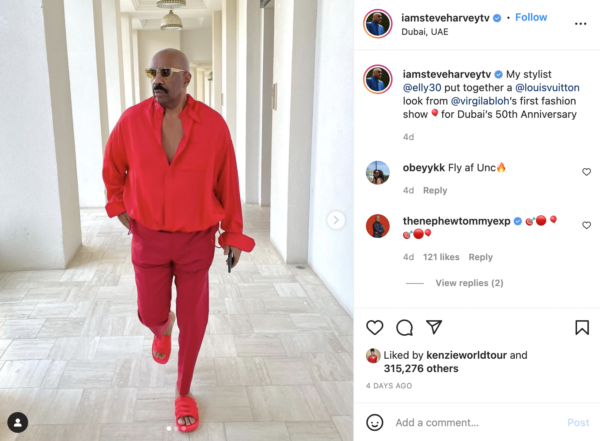 ‘Looking Holiday Rich’: Steve Harvey’s All-Red ‘Fit Has Fans Singing His Praises