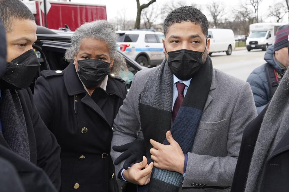 Jussie Smollett trial resumes, unclear if he will testify