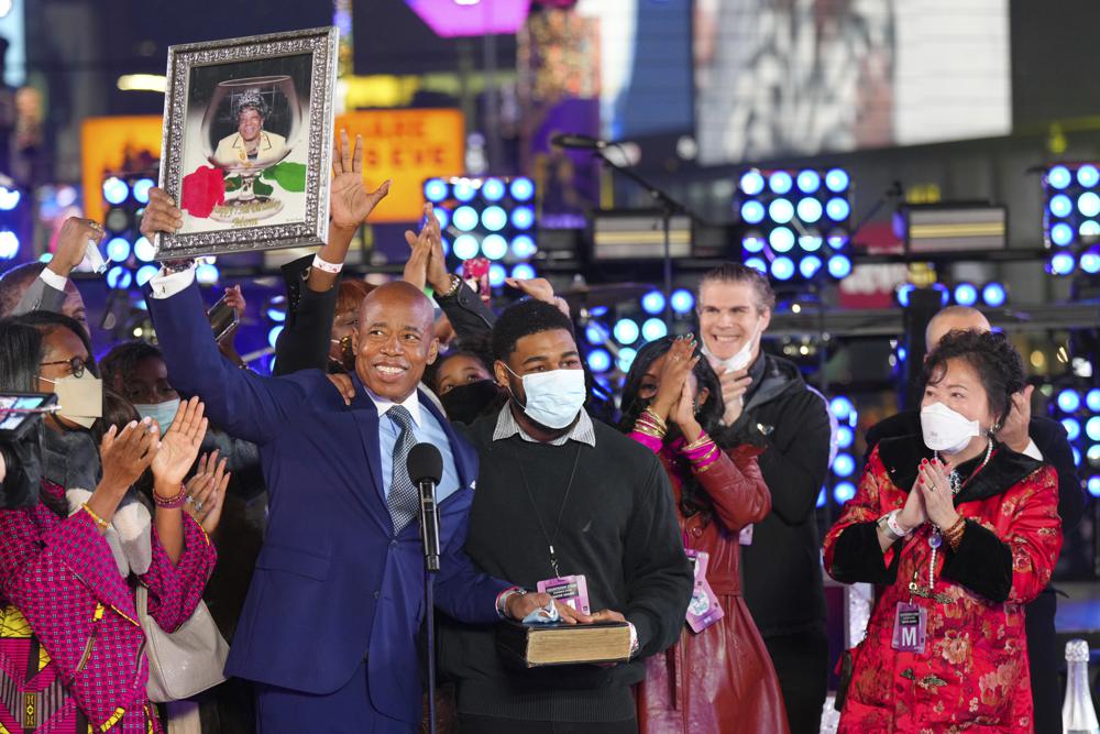 Eric Adams sworn in as New York City mayor after ball drop