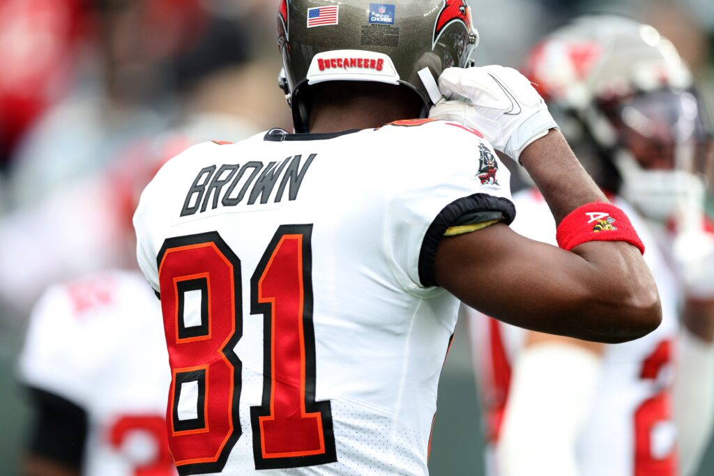 Antonio Brown’s lawyer accuses Bucs of using ‘surprise attack’ doctor’s visit as pretense for release