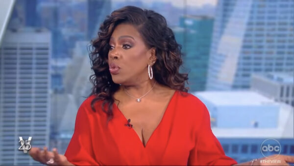 ‘Who Goes to See That Movie?’: Sheryl Lee Ralph Claims a Casting Director Told the Star She Wasn’t Allowed to Kiss This A-List Actor Because of Her Race