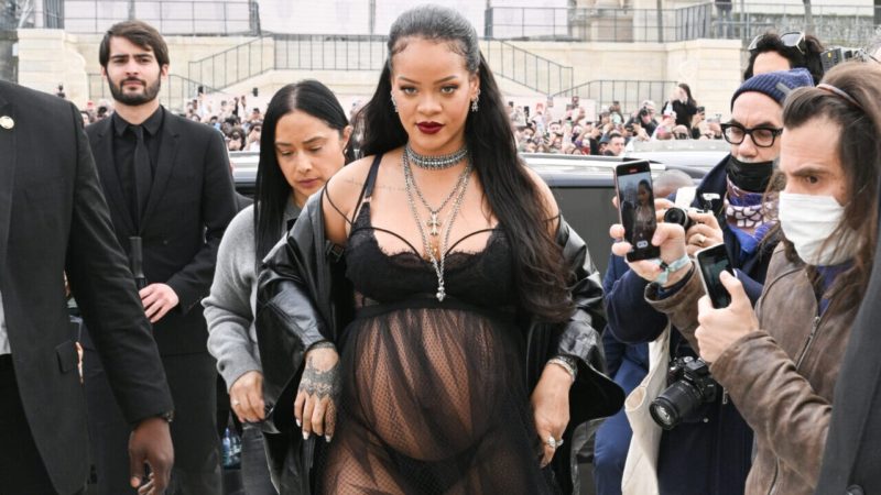 Rihanna’s maternity style is our favorite trend this Fashion Month