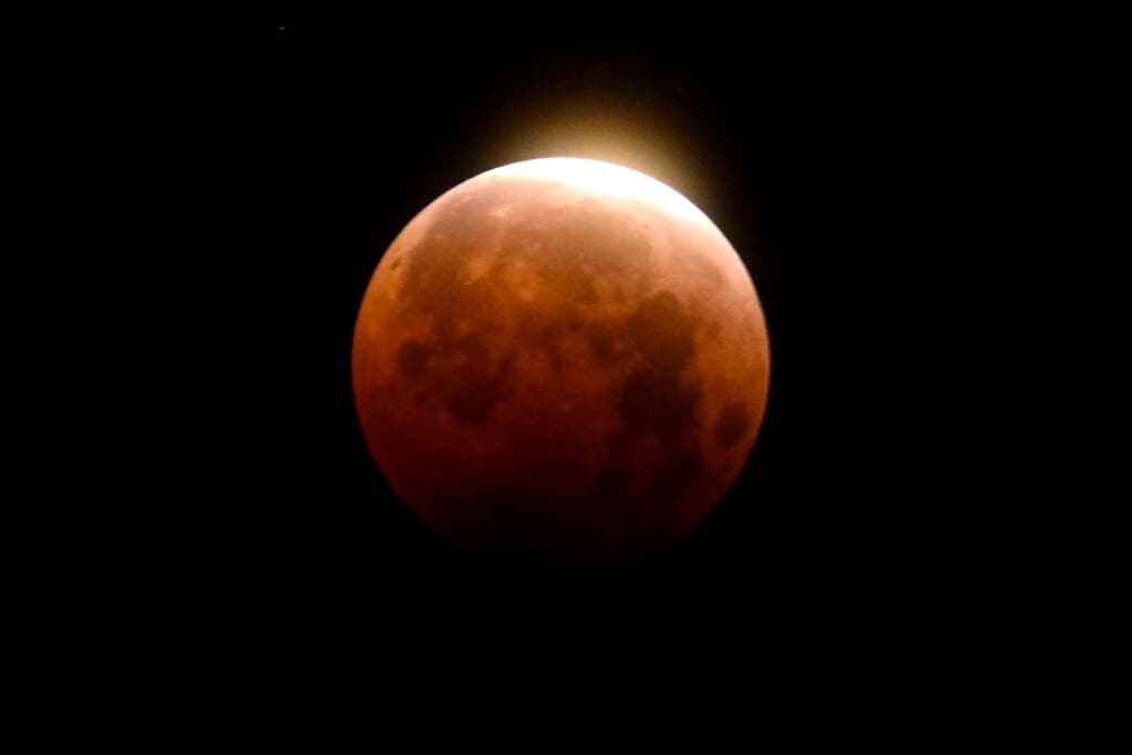 Sunday night the moon will be blood red