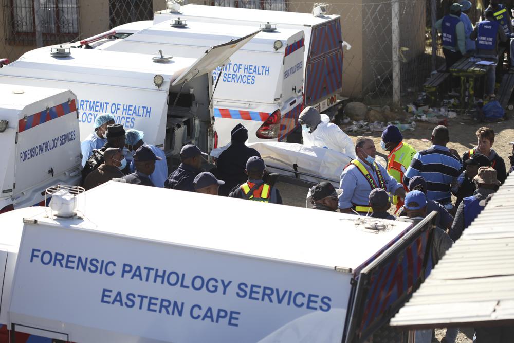 At least 20 dead in South African club; cause not yet known￼