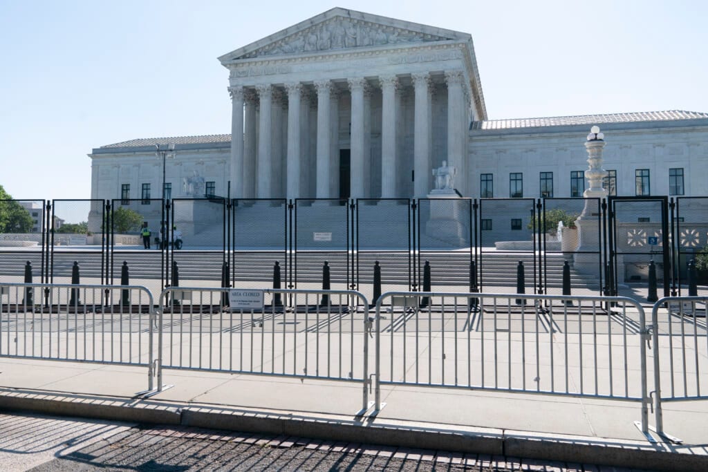 Supreme Court limits EPA in curbing power plant emissions