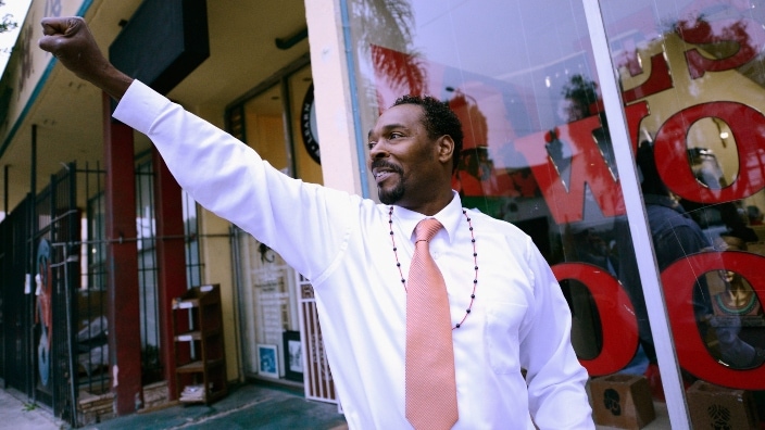 Popular L.A. bookstore that held signings for Maya Angelou, Muhammad Ali, Spike Lee, is closing its doors