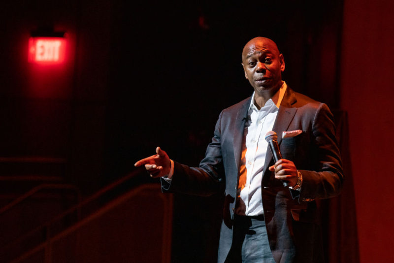 After Backlash, Dave Chappelle’s Canceled Comedy Show Simply Moves To Another Minneapolis Theater