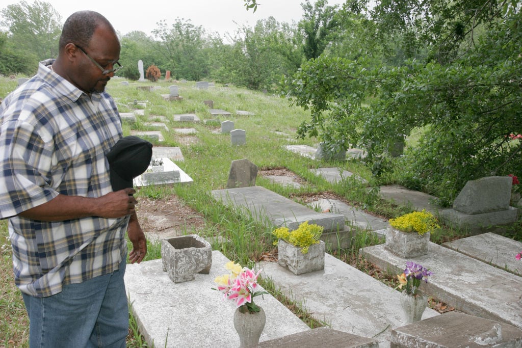 As a bet, man sneaked in a slave ship in 1860. Kin of those Africans honored them this weekend