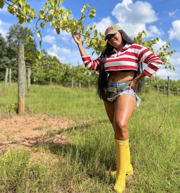 ‘Where’s Waldo’: Angela Simmons’ Good Vibes Instagram Video Is Overshadowed By Her Unique Outfit Choice